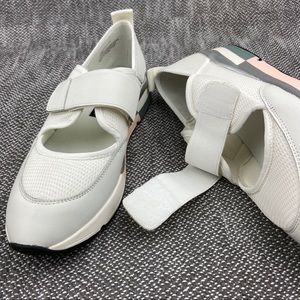 •STEVEN by Steve Madden• Silla Sneaker